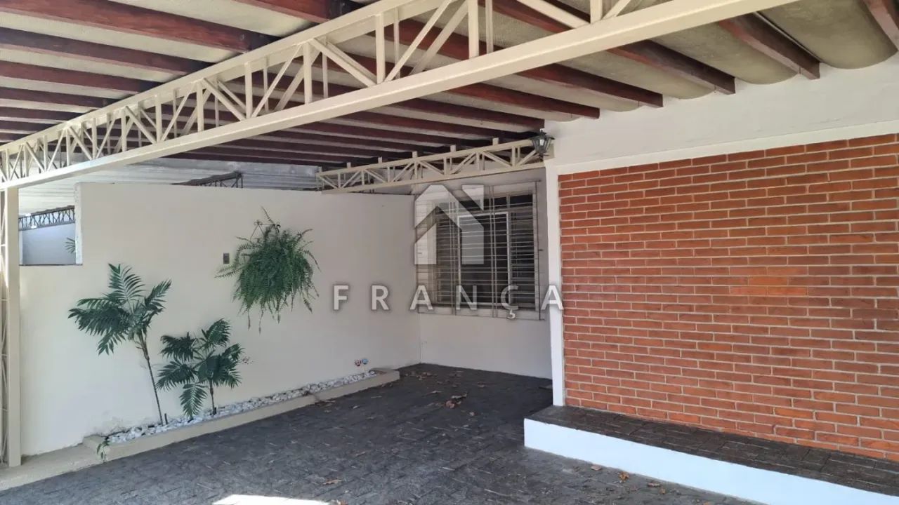 Casa Comercial em Jacareí