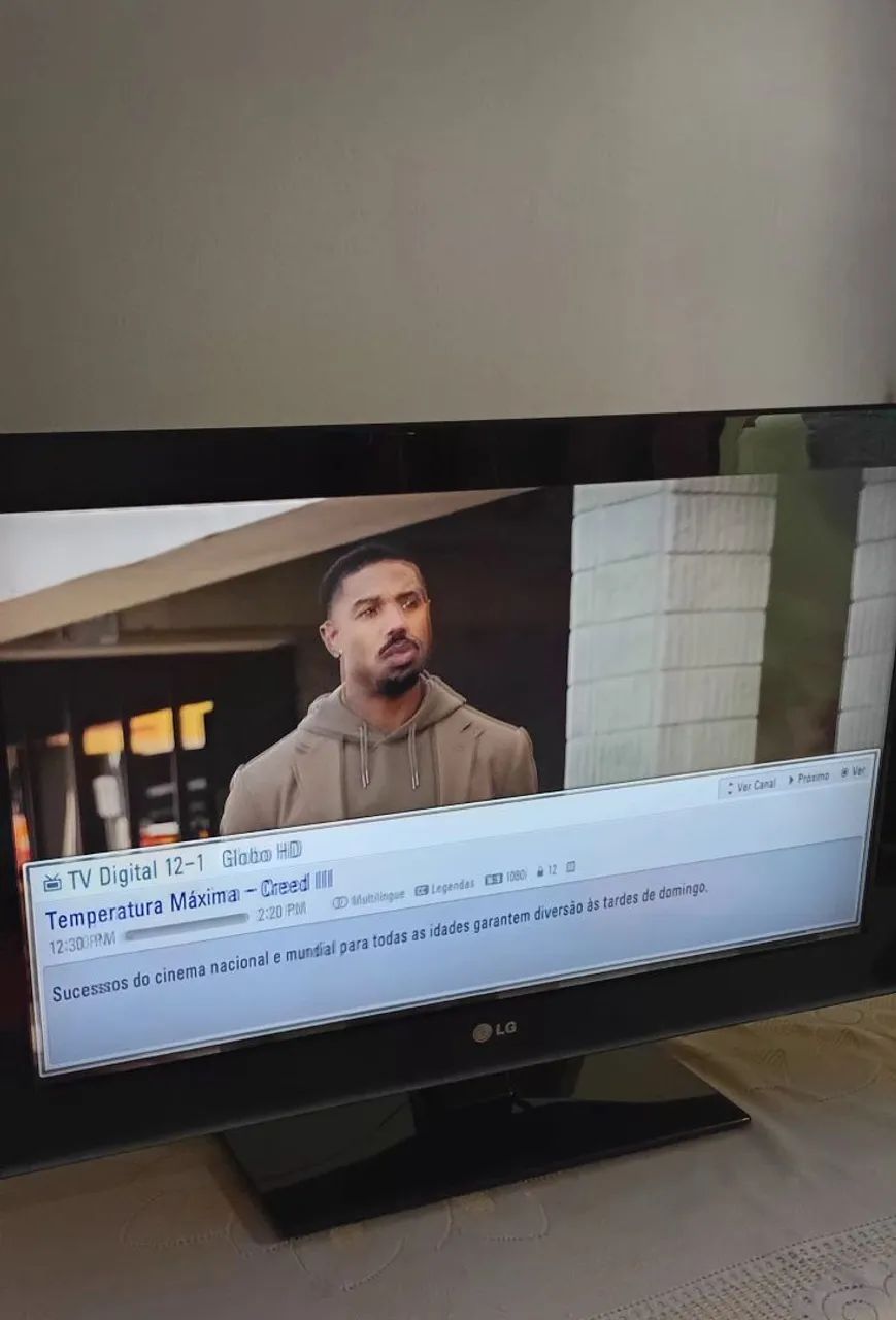 Tv lg LCD 32 polegadas bom estado 