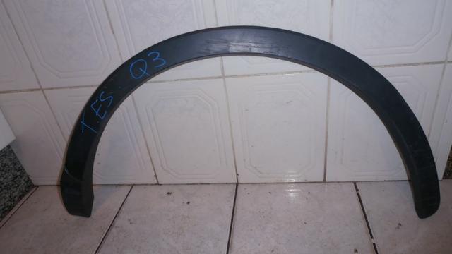 Moldura de vao de roda traseira esquerda Audi Q3