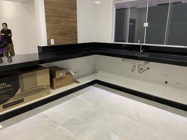 Jander Bons Negócios vende casa de 3 suítes no CABV, aceita financiamento - Foto 4