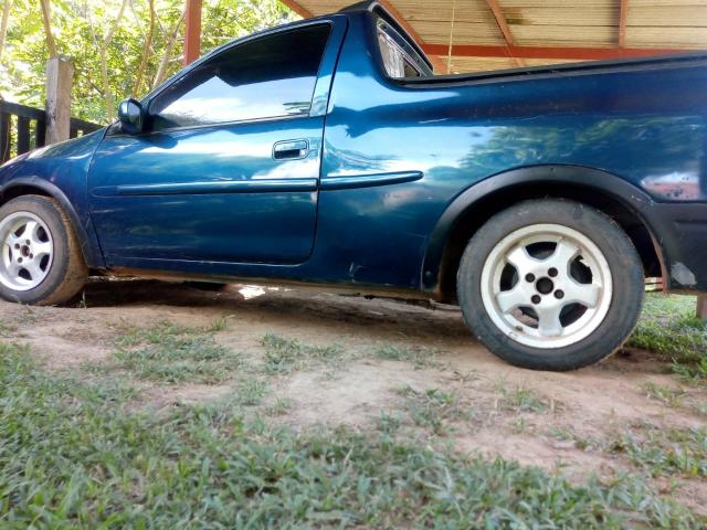 Vende-se ou troca por saveiro - Foto 3