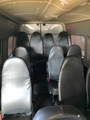 Oportunidade! Particular vende Master 2.3 Executiva 16 lugares 2015 com apenas 55 mil km - Foto 14