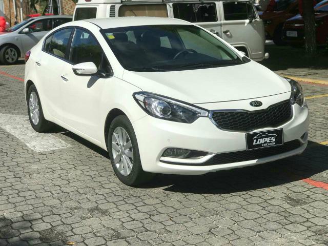 Cerato Sx3 1.6 2015 Câmbio Borboleta, Interno Creme, Volante Multifuncional!