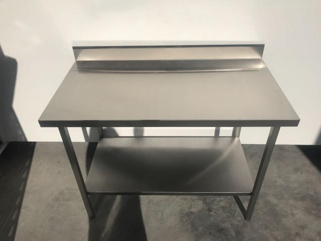 Mesa Inox AISI 430 com prateleira lisa - Preço Barbada condição diferenciada