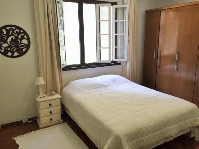 Belíssima casa, ensolarada, toda plana, com localização privilegiada - Foto 2