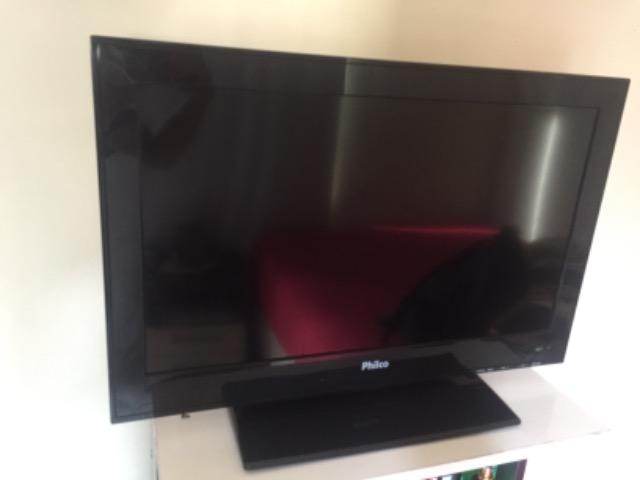 TV 24 Philco para remoção de peças