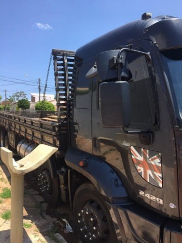 VENDE-SE CARGO 2429 BITRUCK
