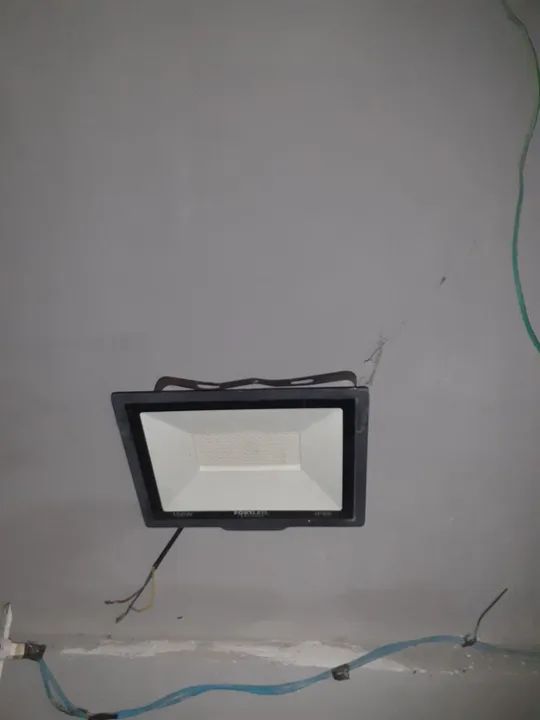 Refletor 70 reais os dois