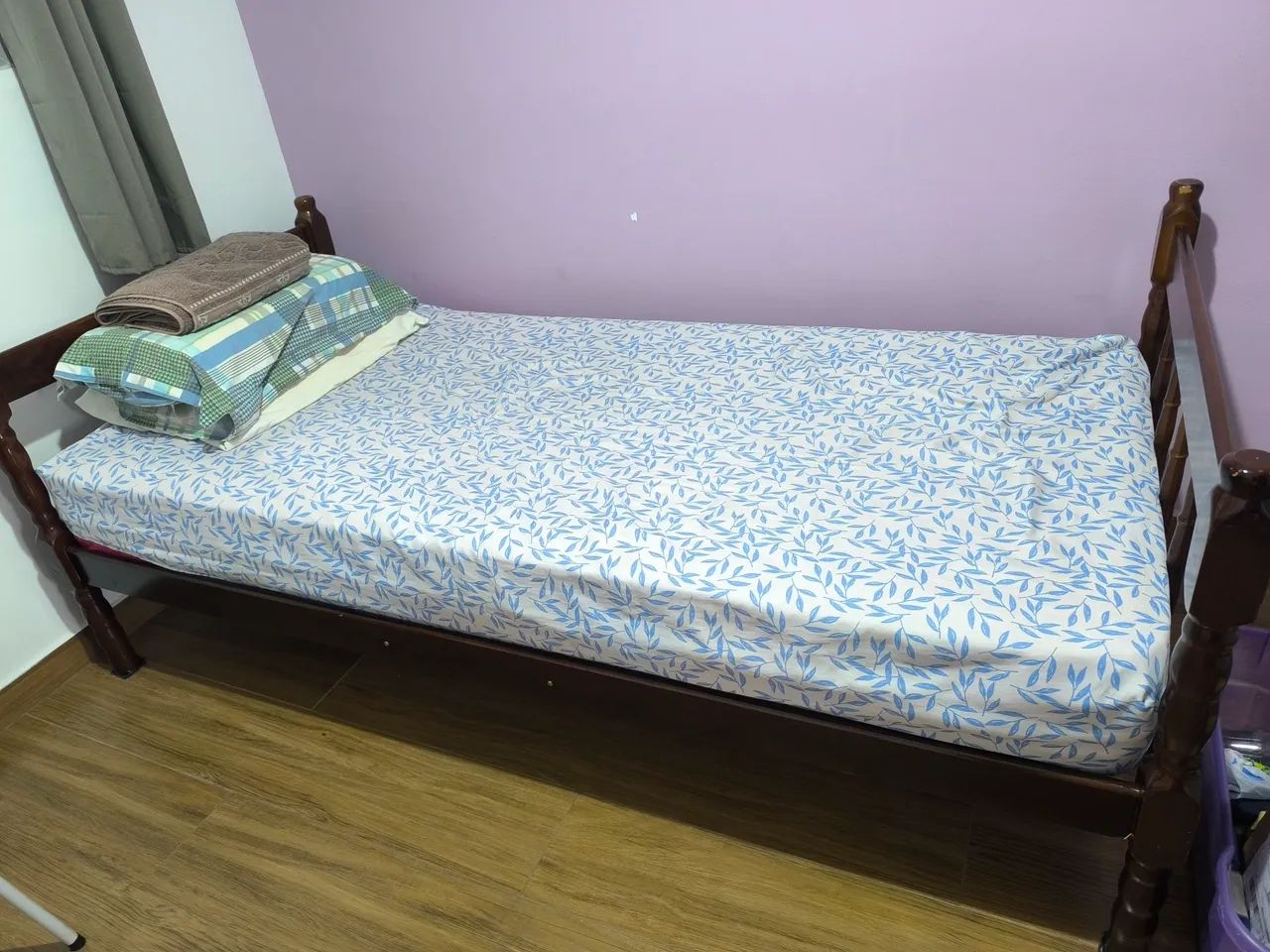 Cama de solteiro com colchão D33