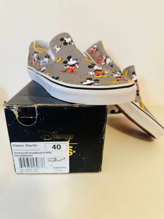 Tênis Vans Slip-On Disney Mickey Mouse Cinza - Foto 3