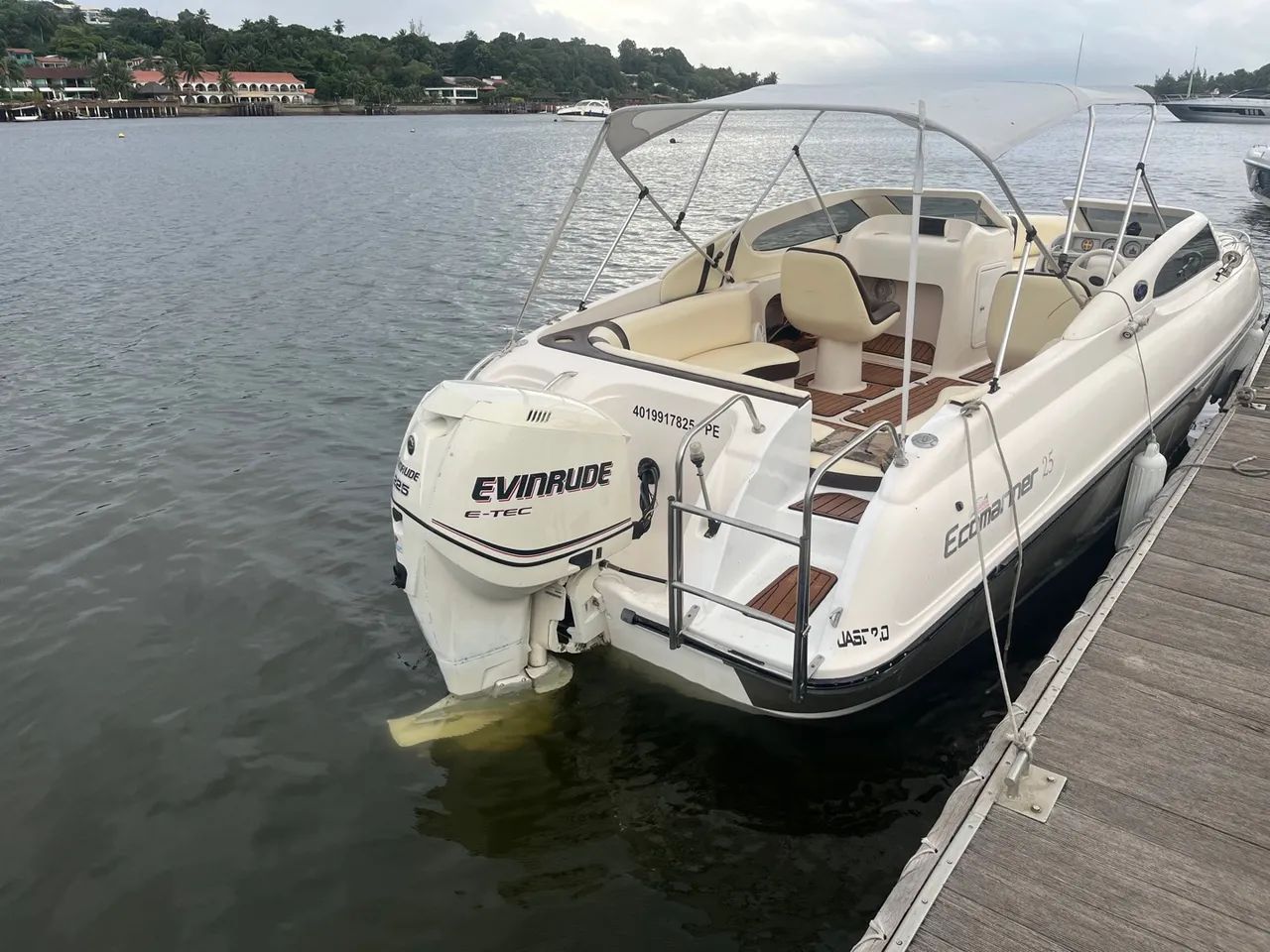 Ecomarine 25 2010 com Everulde 225 hp 2012 - Foto 3