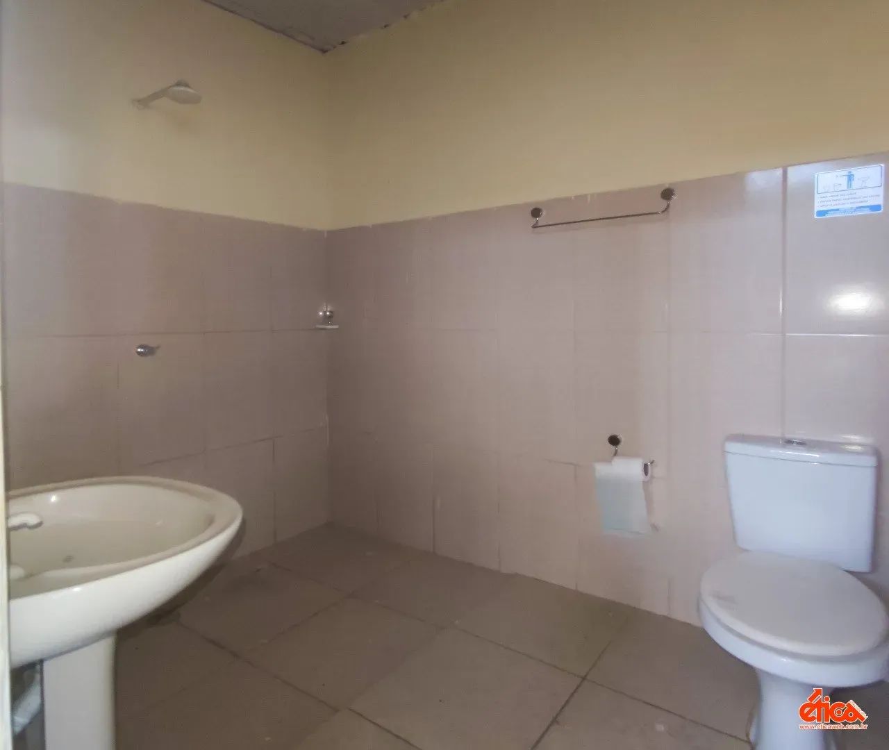 Galpão medindo 300,00m² pé direito 6,00m - Foto 11