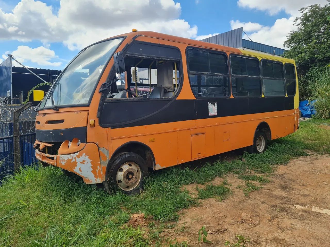 Microônibus Mercedes 814 2000