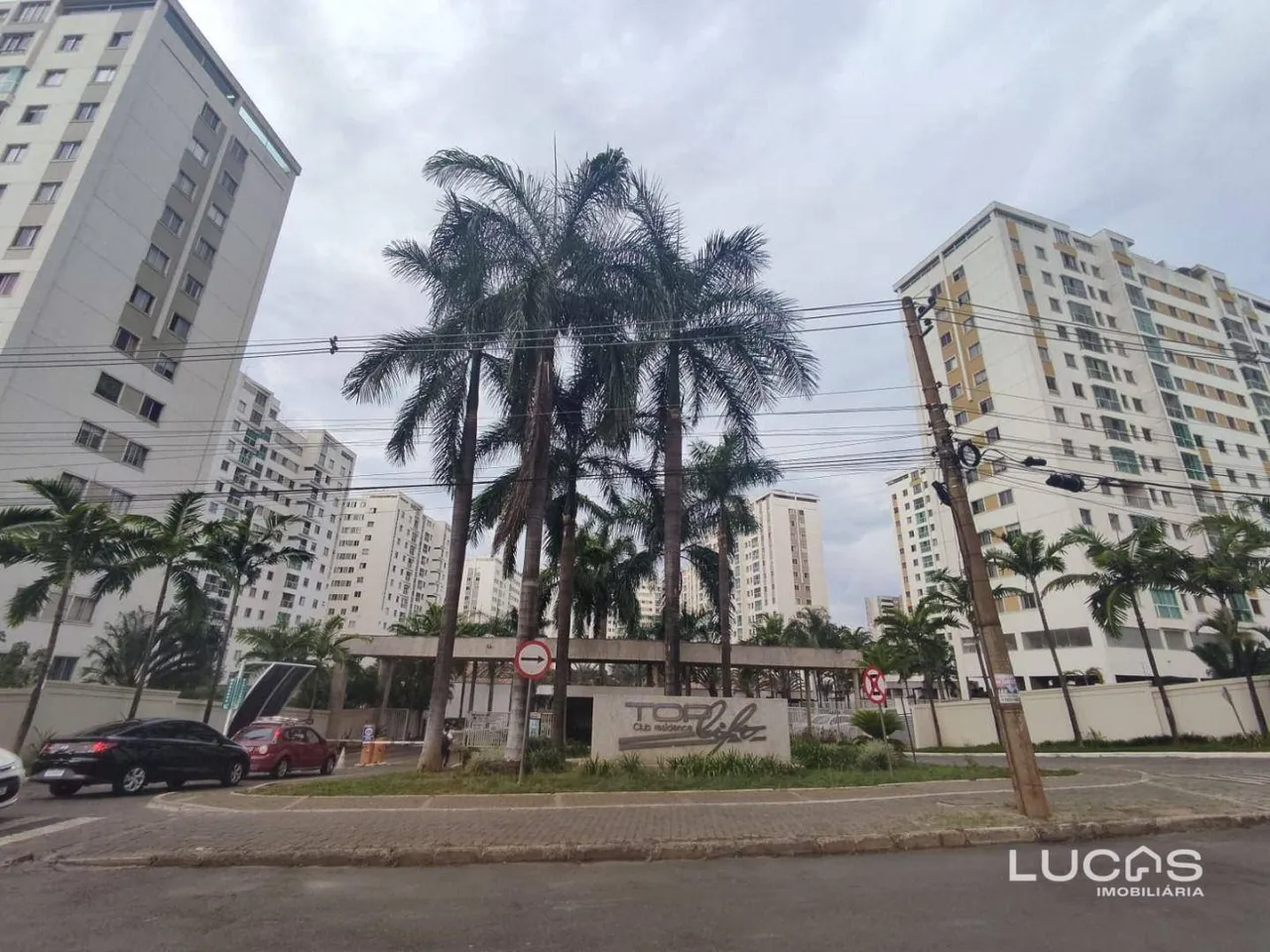 Top Life Águas Claras Apartamento a venda c/3 qtos, 2 garagens, desocupado.