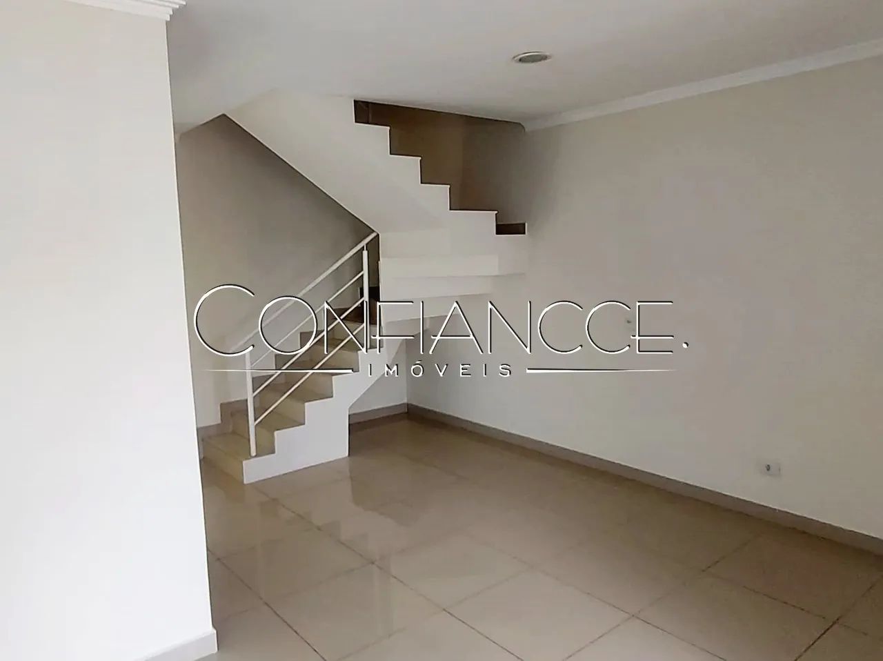 Casa, Sobrado com 4 quartos para alugar no Tarumã, Curitiba - PR | Confiancce Imóveis - Foto 3