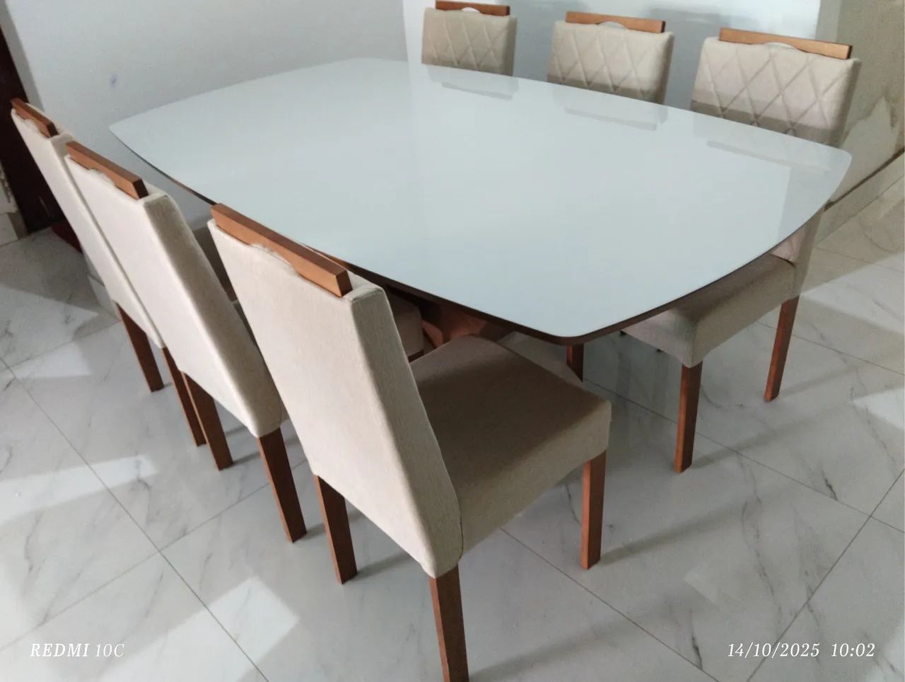 Mesa de jantar pintura laca e madeira 