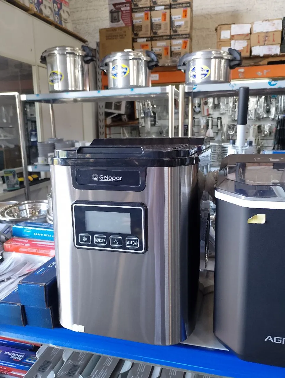 Máquina de gelo Gelopa 10 kg dia * Novo