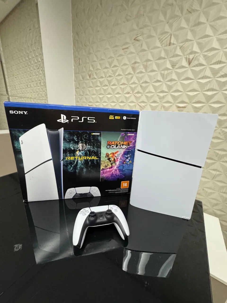 Playstation 5 - Console em estado de novo, sem marcas de uso.