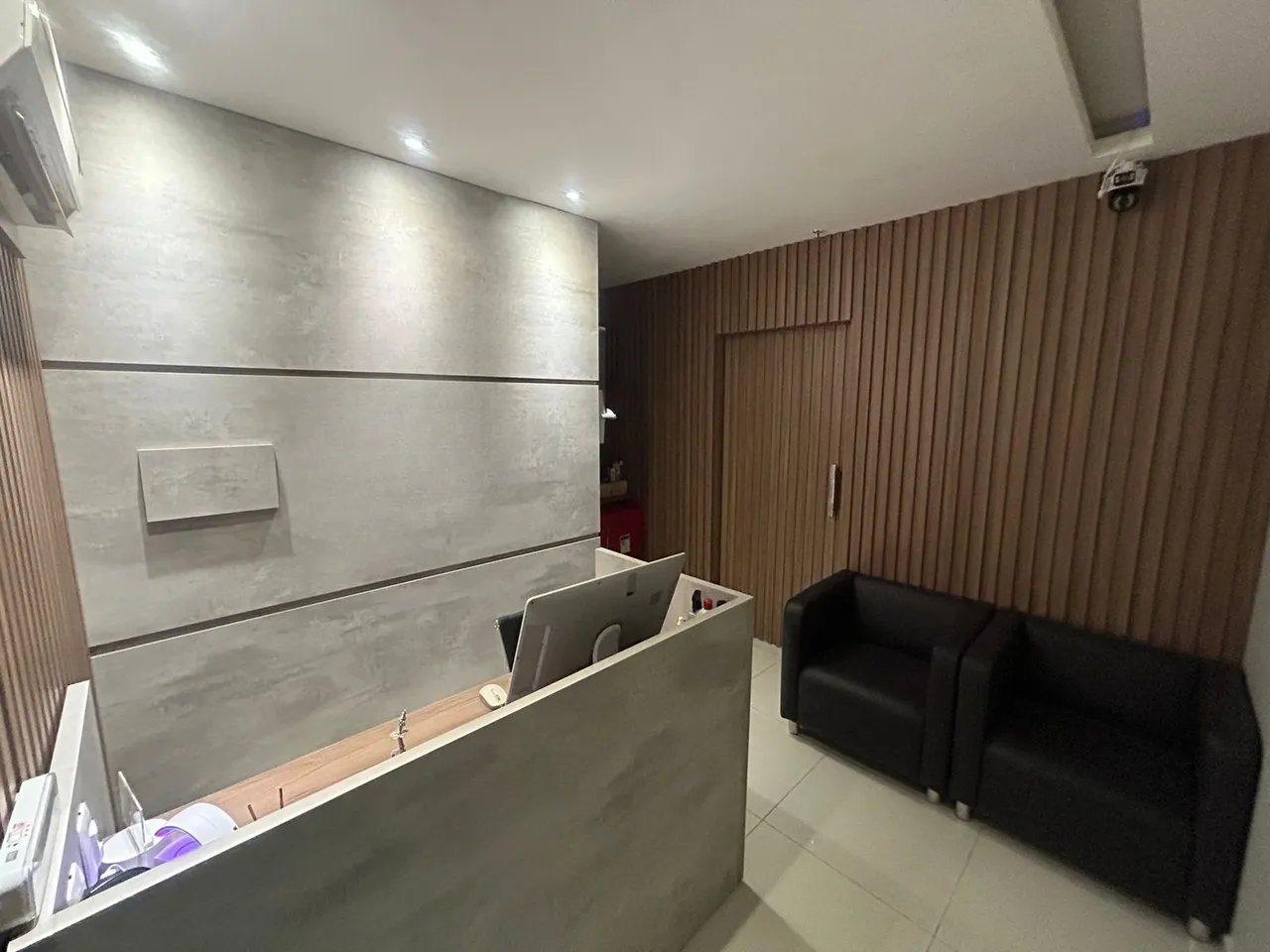 VENDA - OFFICE TOWER - SALA REFORMADA