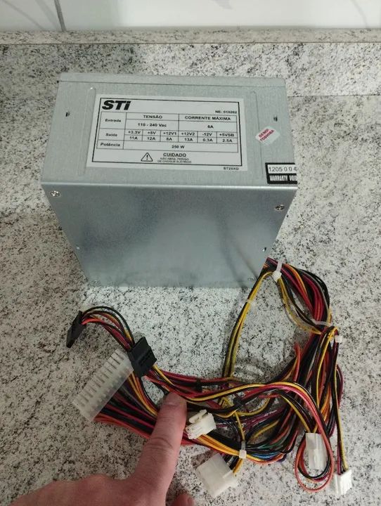 Fonte Nominal Sti Modelo: Sl-8220btx(n) Auto Switch 24 Pinos 185w Sata - Foto 2