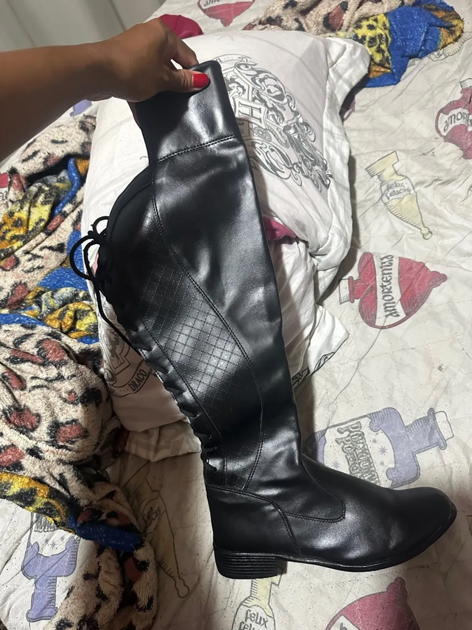 Bota cano longo preta