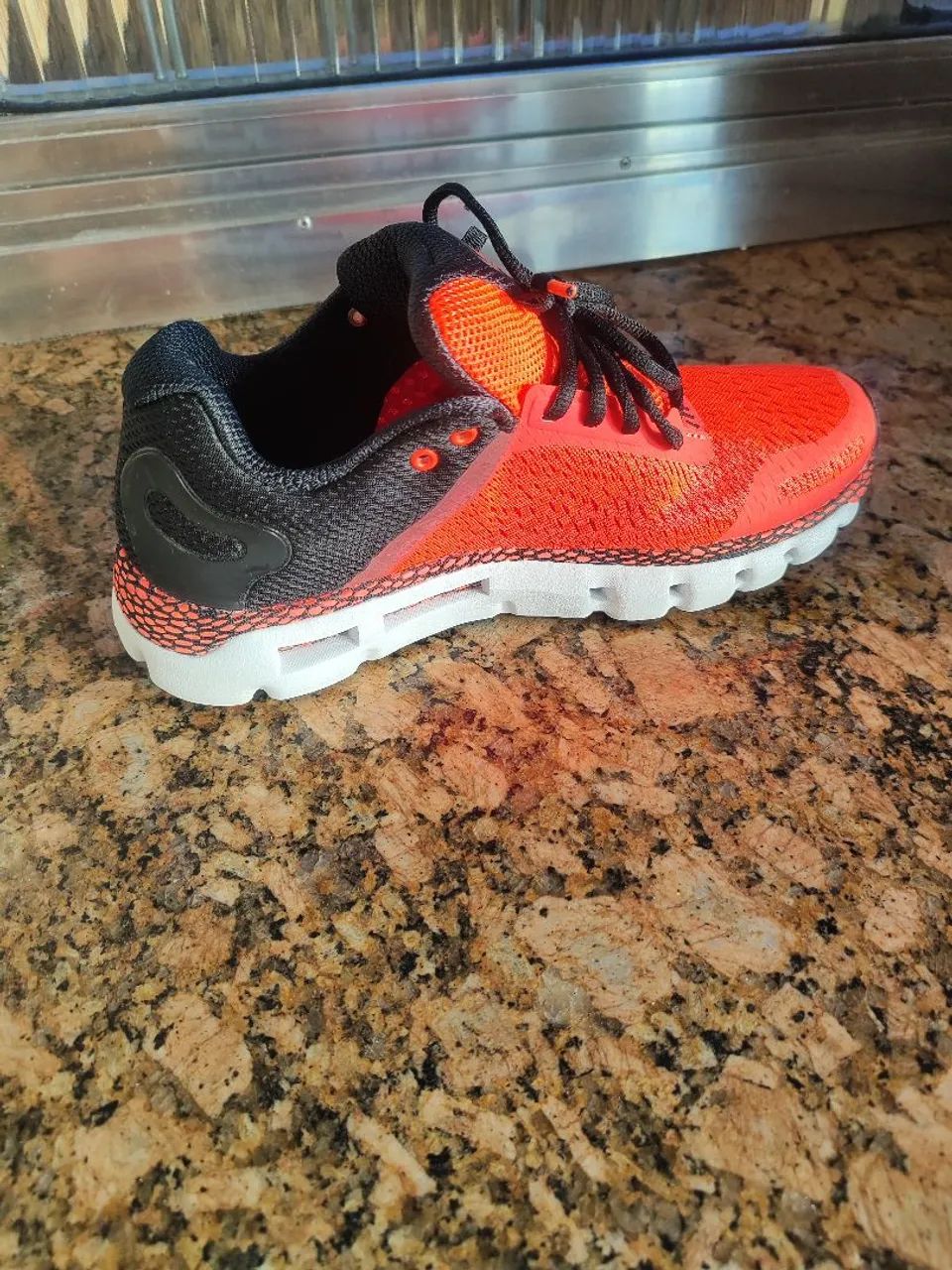 Under Armor Hovr infinite 2 com bluetooth número 40 ( novo na caixa ) - Foto 3