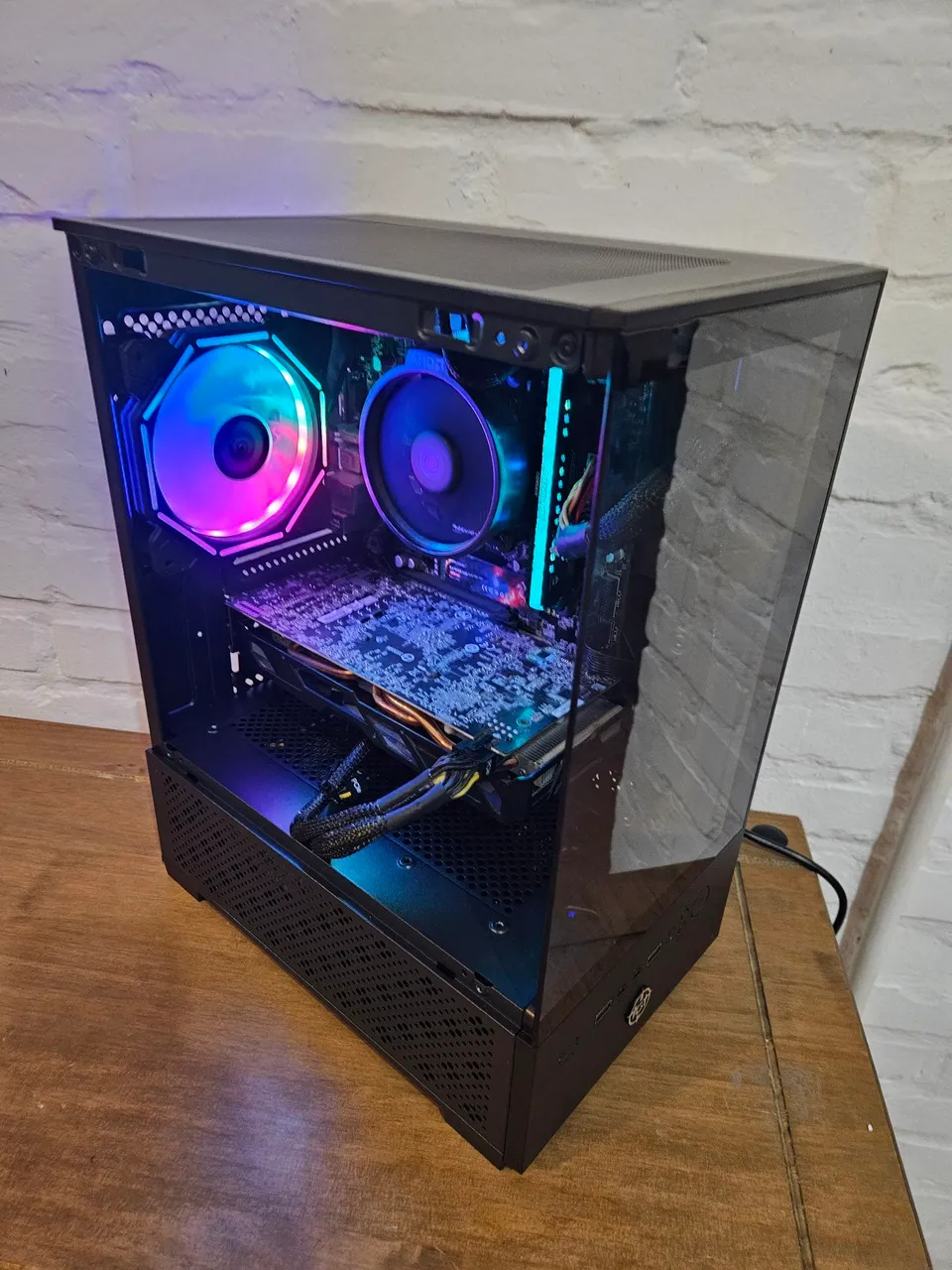 PC Gamer / Ryzen 5 1600 / RX 570 / 16GB RAM