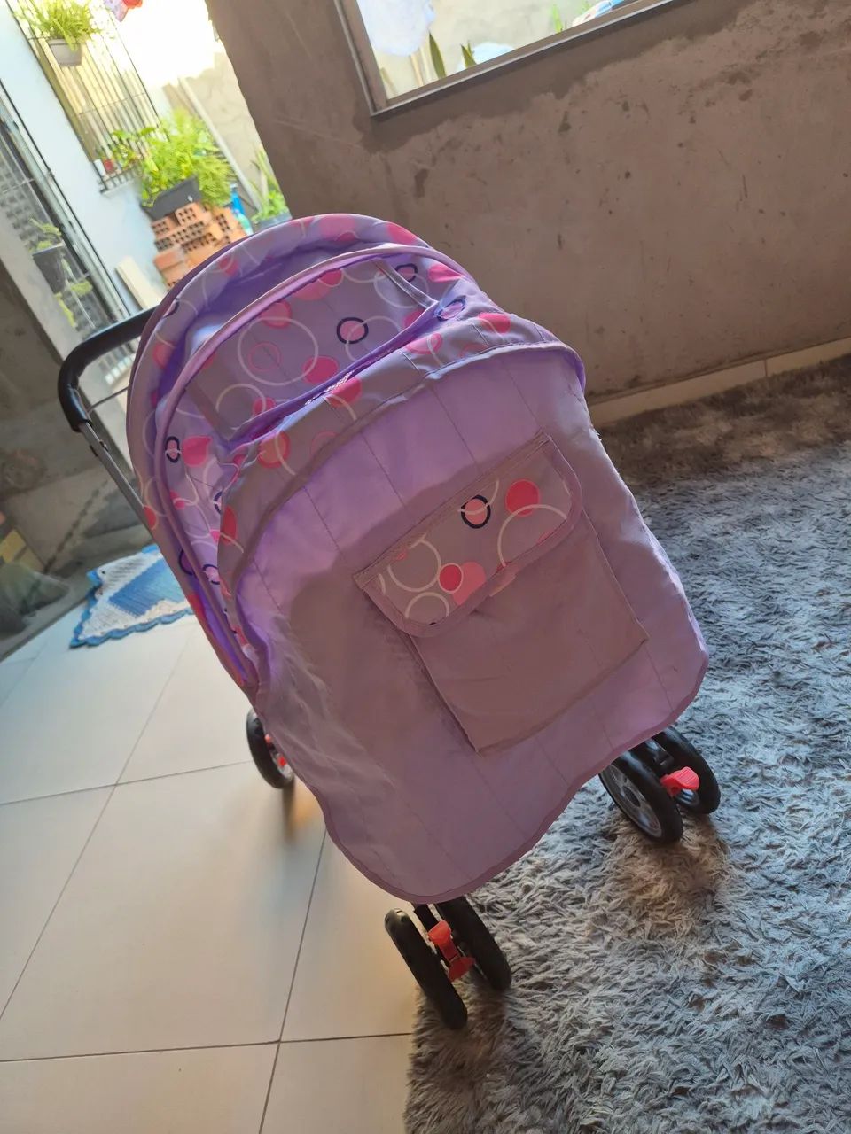 Vendo este carrinho de bebê e bebê conforto - Foto 2