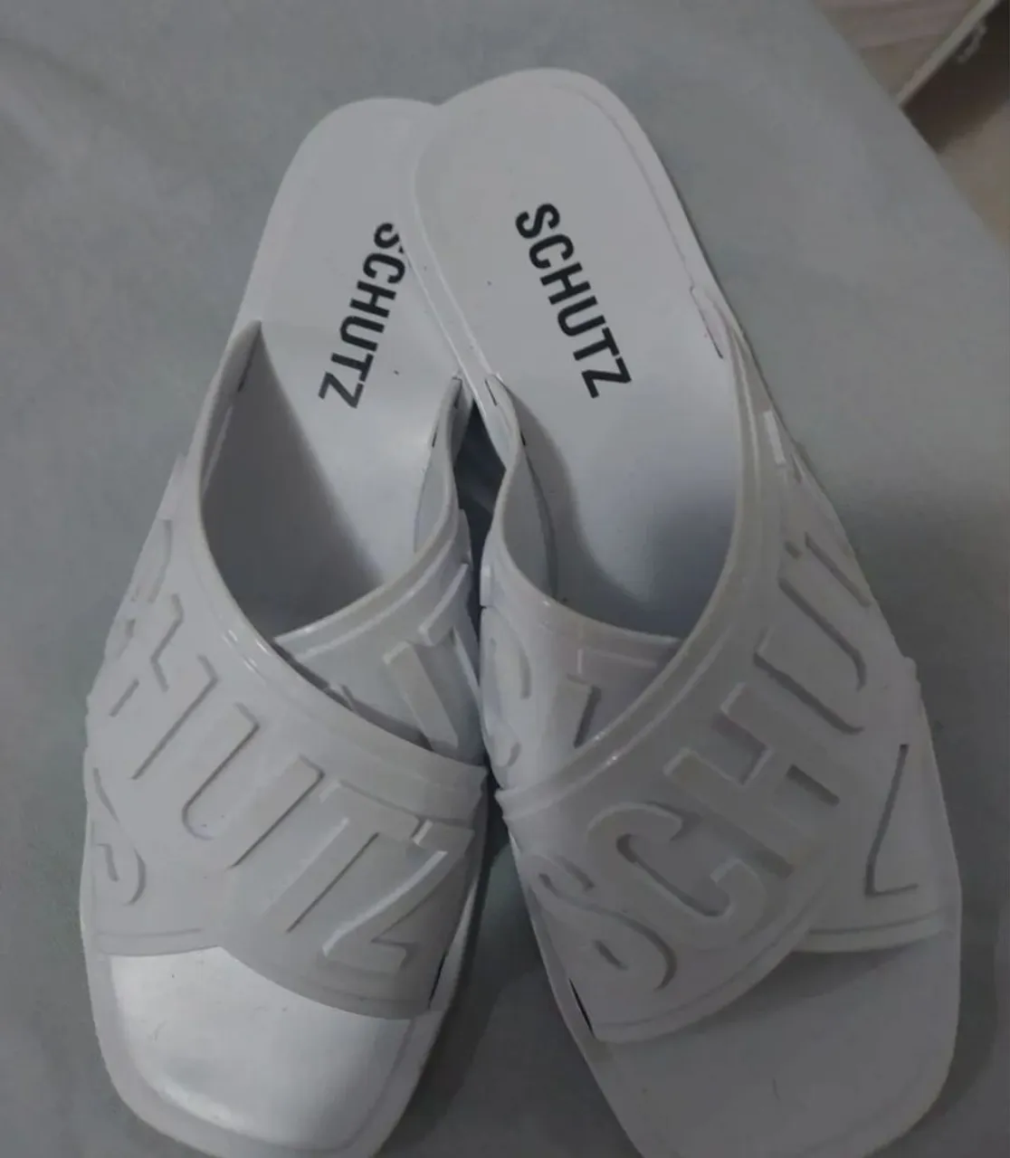 sandaloa feminina shutz número 33/34 novas