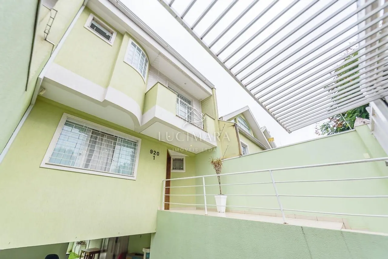 SOBRADO com 3 dormitórios à venda com 179m² por R$ 814.900,00 no bairro Tingui - CURITIBA