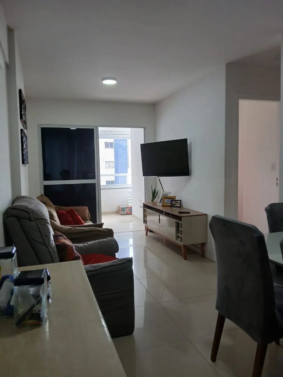 Apartamento 2/4, com suíte, closet e varanda - Foto 3