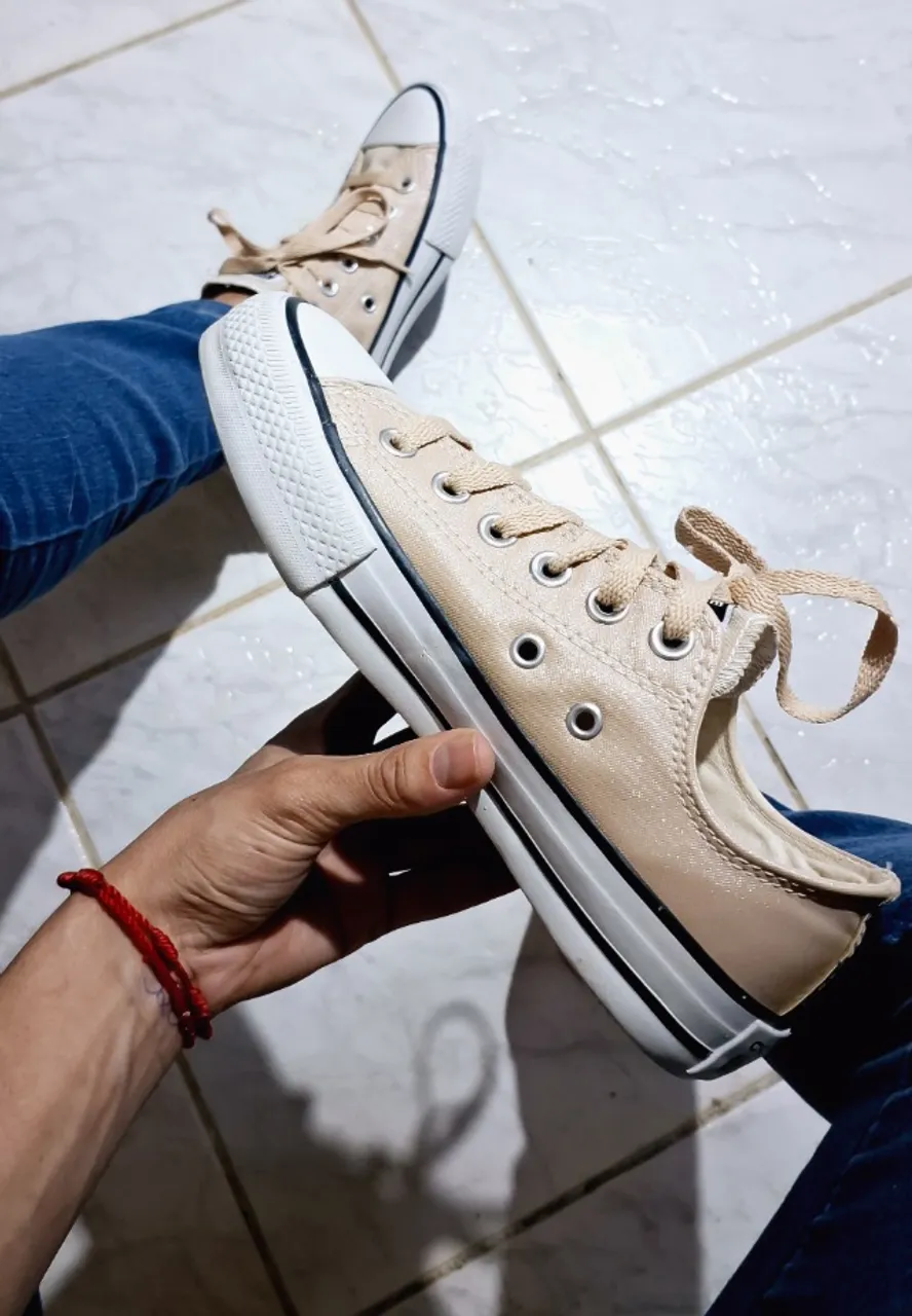 Tênis All Star Amêndoa Glow brilho
