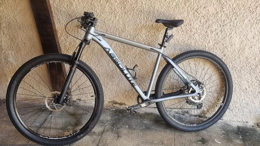 Bike Absolute Nero 5 - Shimano Deore, Suspensão a Ar - R$3.000
