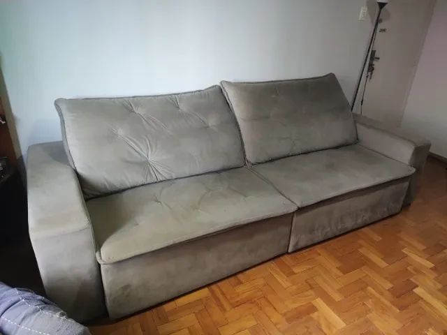 Sofá retrátil e reclinável
