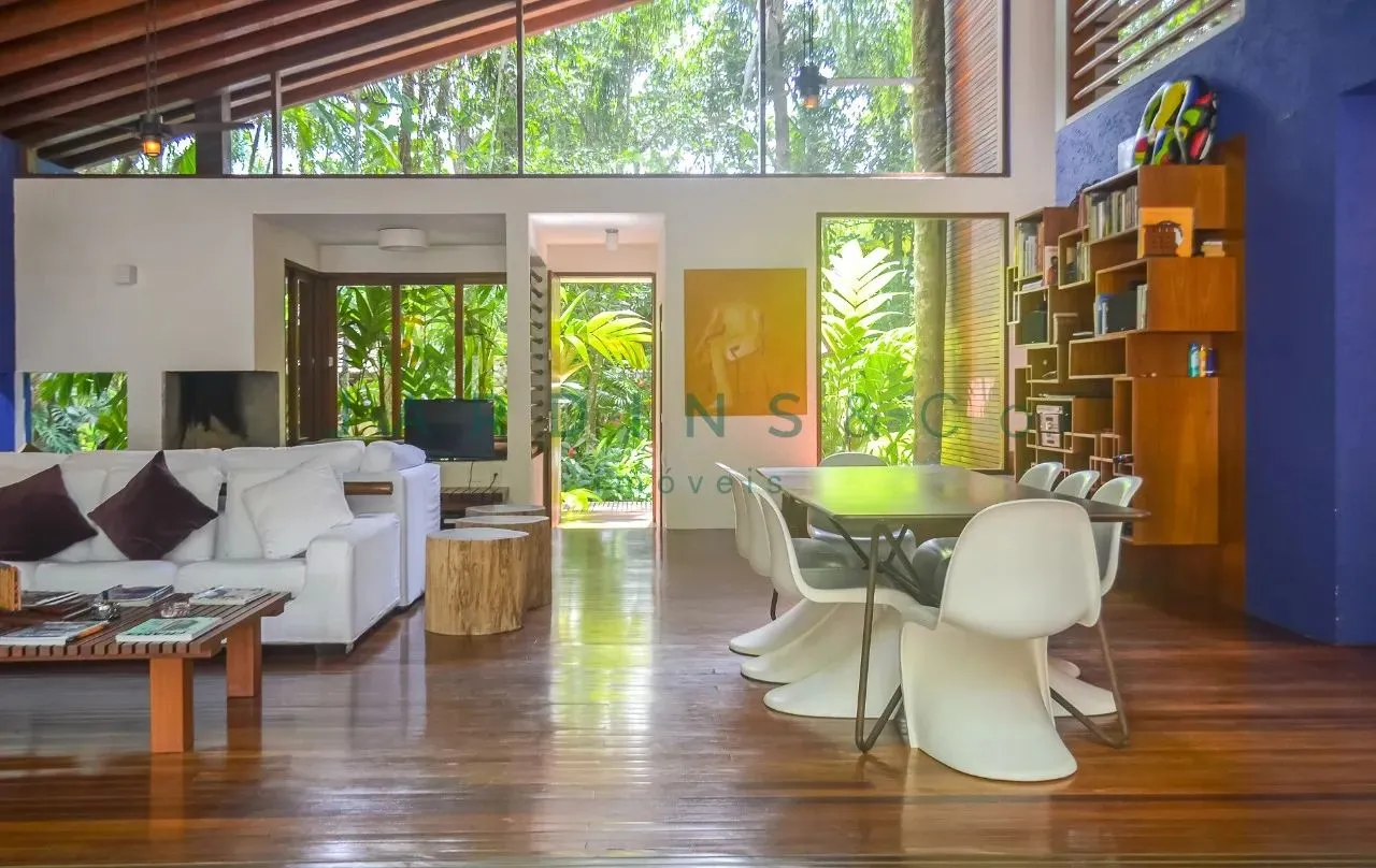 Casa à venda em Camburi