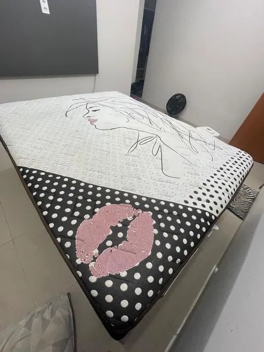 Cama box queen com baú 