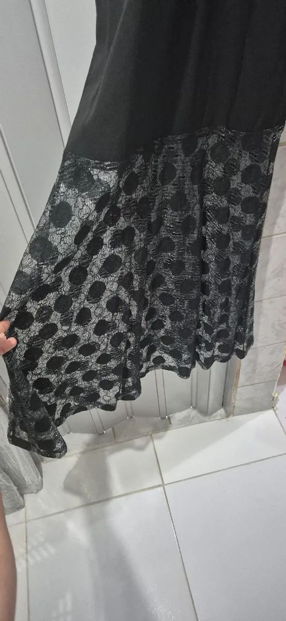 Vestido Longo Preto com Detalhes em Renda - Foto 5