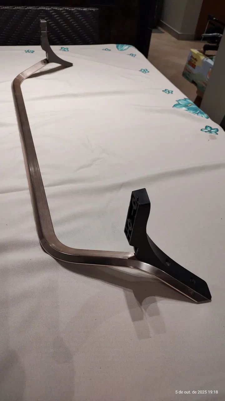 Base Televisão LG 49/55 UF85 Stand Base LGEKR<br><br>MAM636852 AL Extrusion #4 214