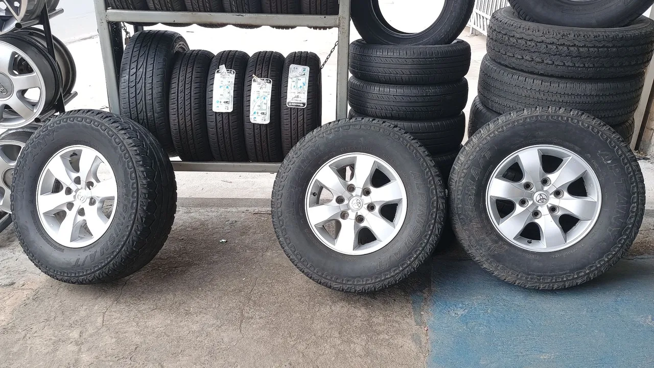 Rodas e Pneus Toyota Hilux