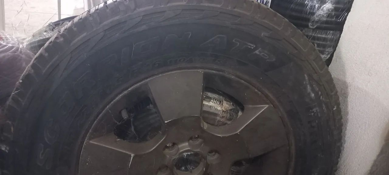 Pneu pirelli 225x75x16 novo - Foto 3