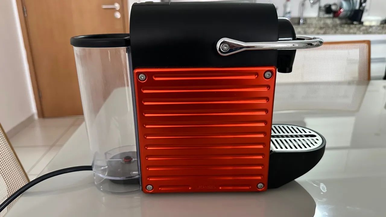 Nespresso Pixie Alumínio, Cafeteira 220v - Foto 4