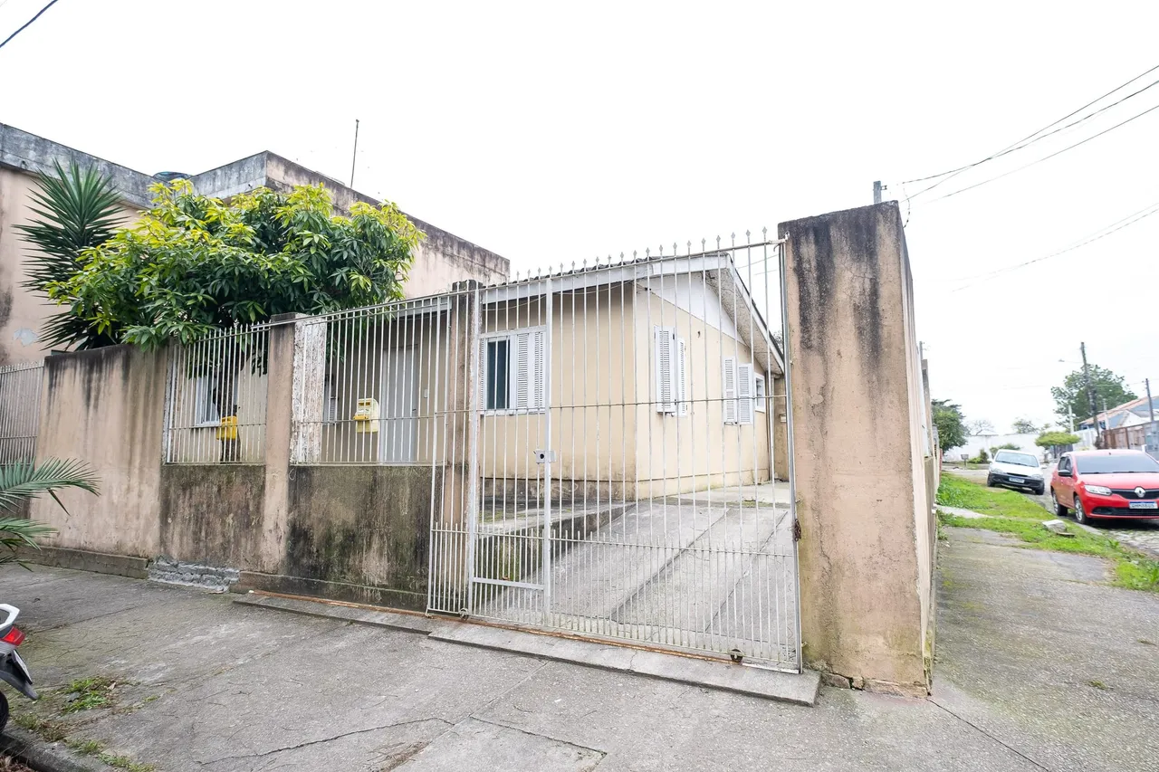 Casa de 3 dormitórios disponível para aluguel no Fragata em Pelotas RS, ideal para quem bu