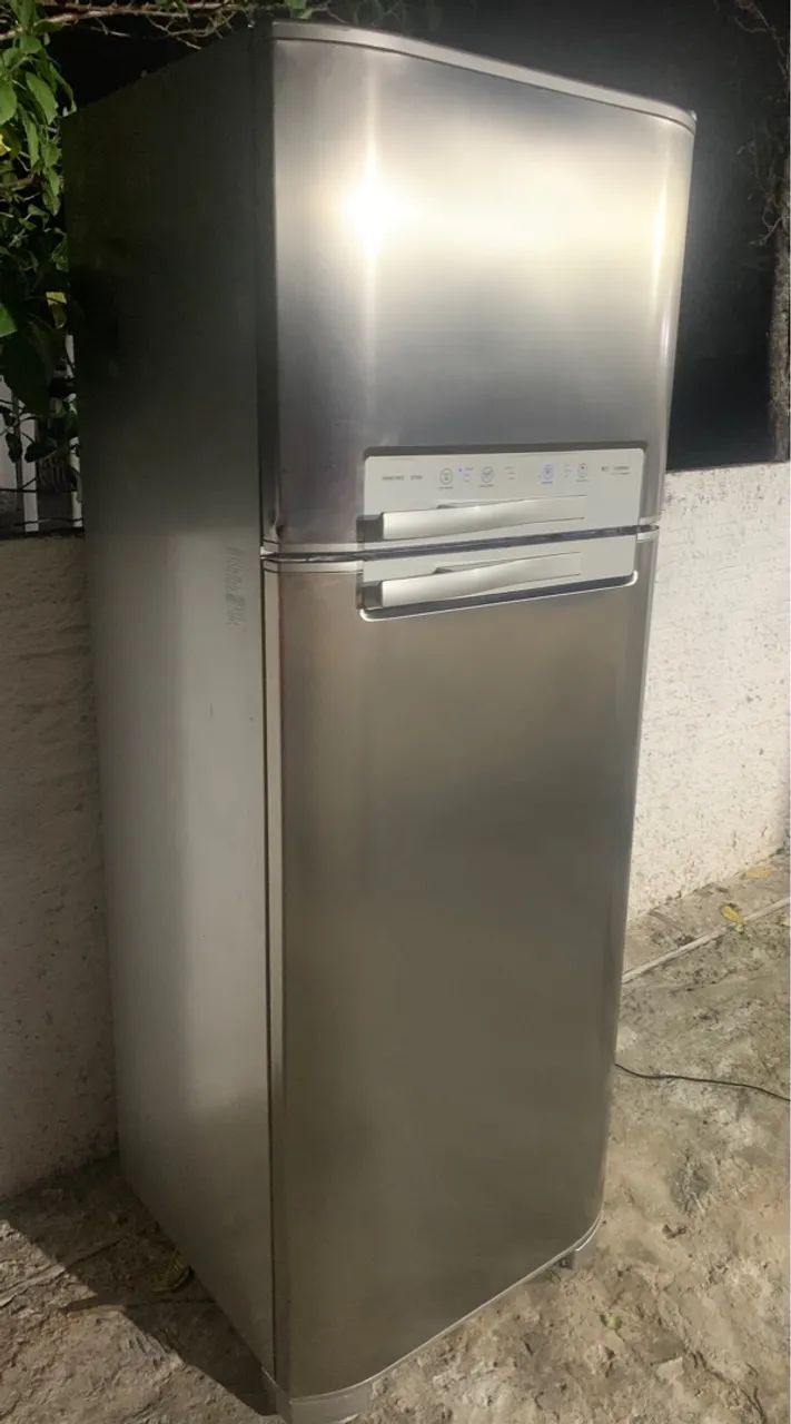 Vendo geladeira Electrolux 127volts  - Foto 2