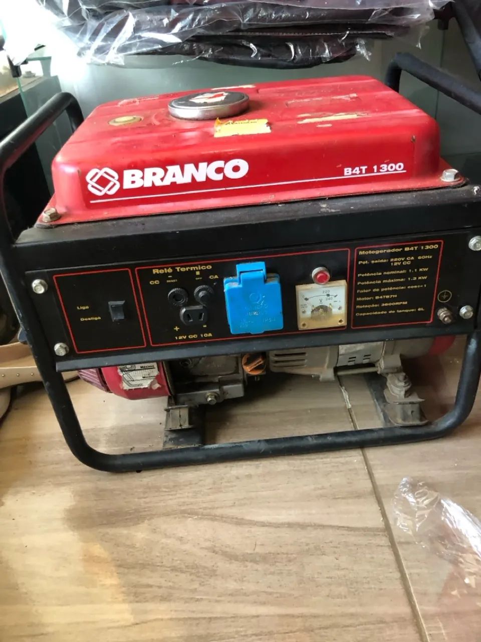 Gerador de Energia Branco B4T 1300