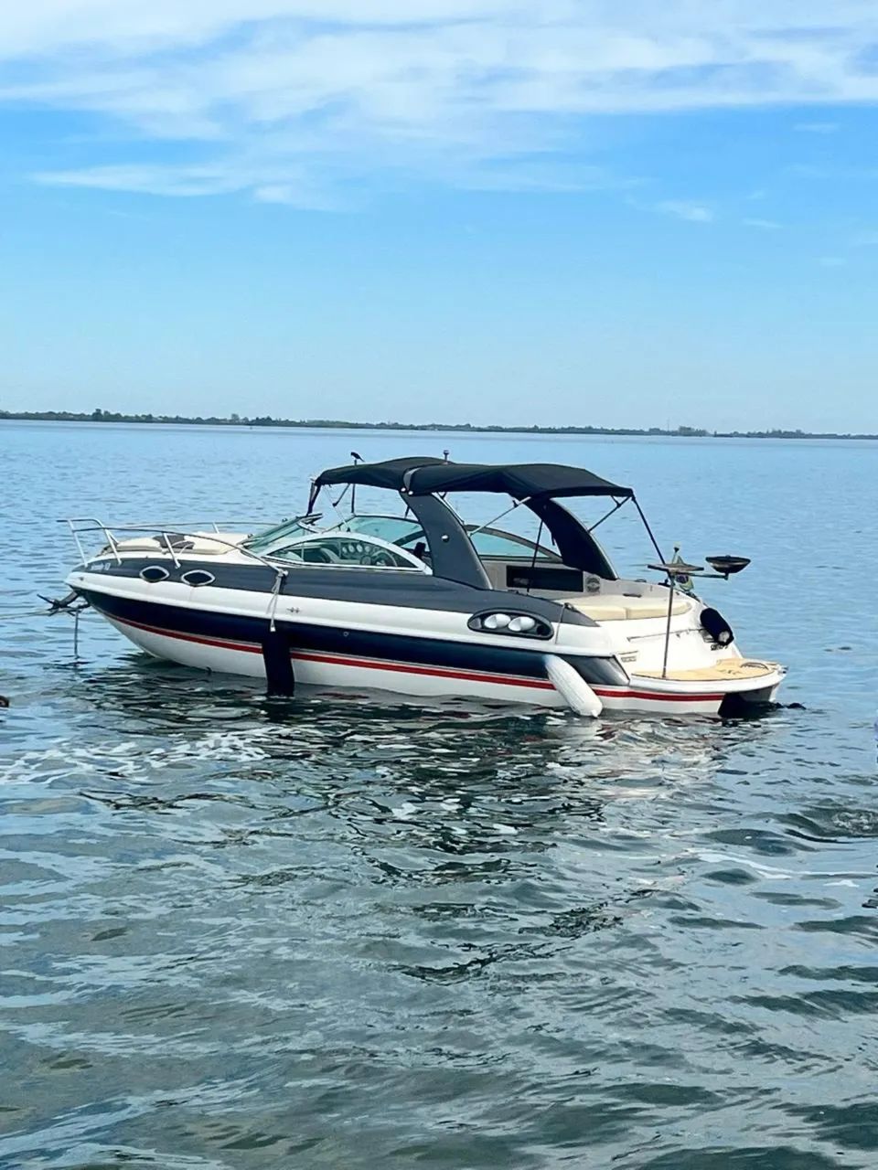 Lancha Evolution 26 cabinada  - Foto 2