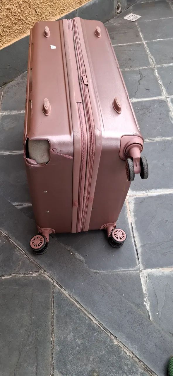 Mala rígida rosa cintilante Bagaggio, 73 alt x 47 larg x 31 prof. Falta 1 roda. Resto ok. - Foto 5