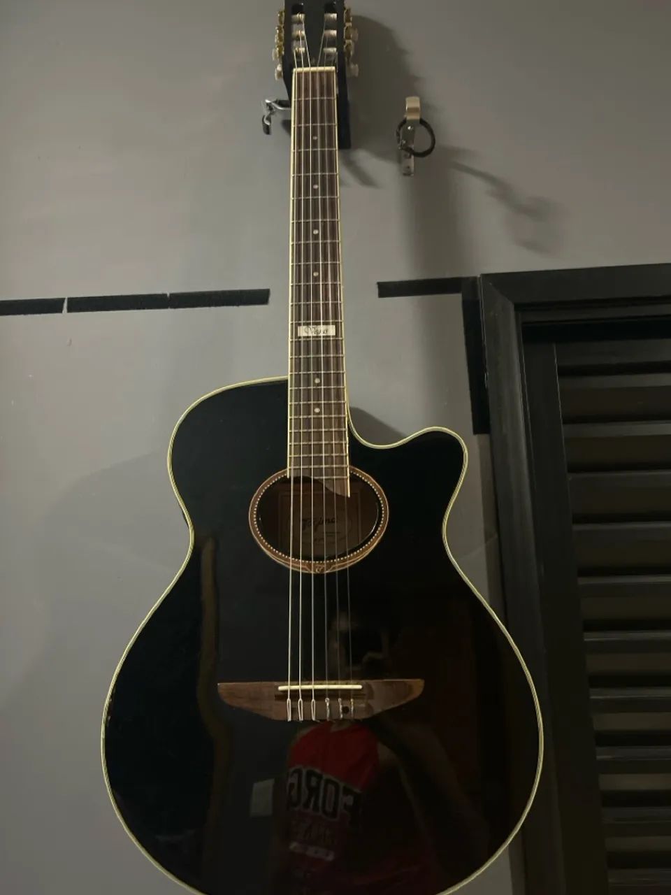 Violão Nylon Tagima Vegas cordas recém trocadas 