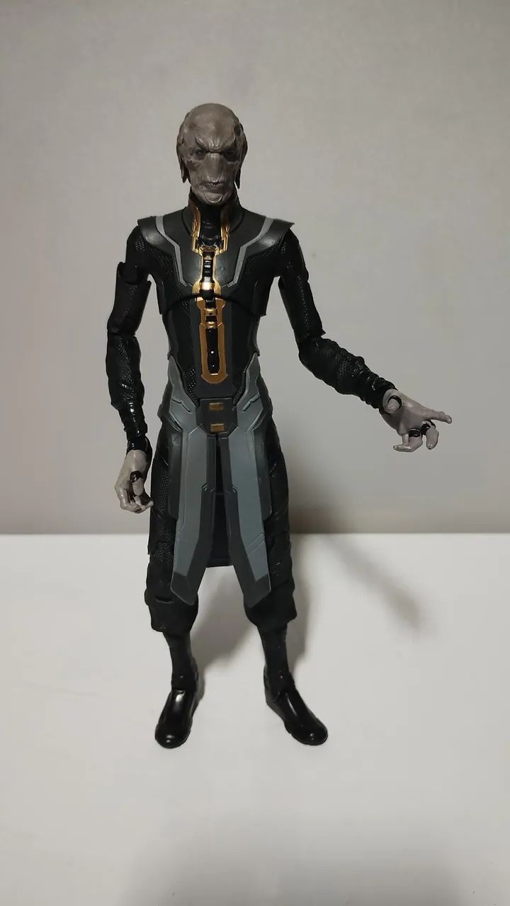 Figura de Ação Ebony Maw - Marvel Legends