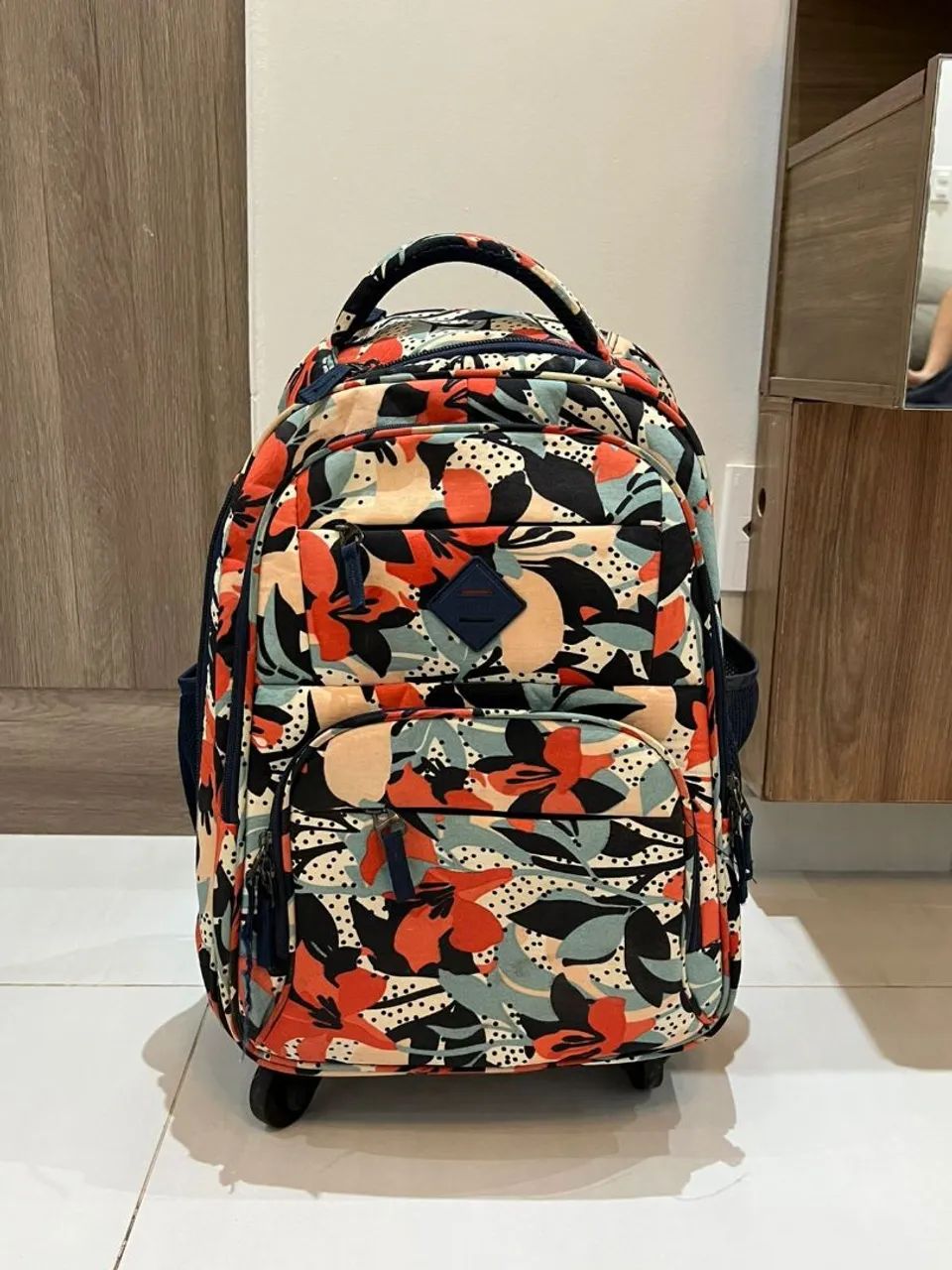 Mochila de costas e de chão 