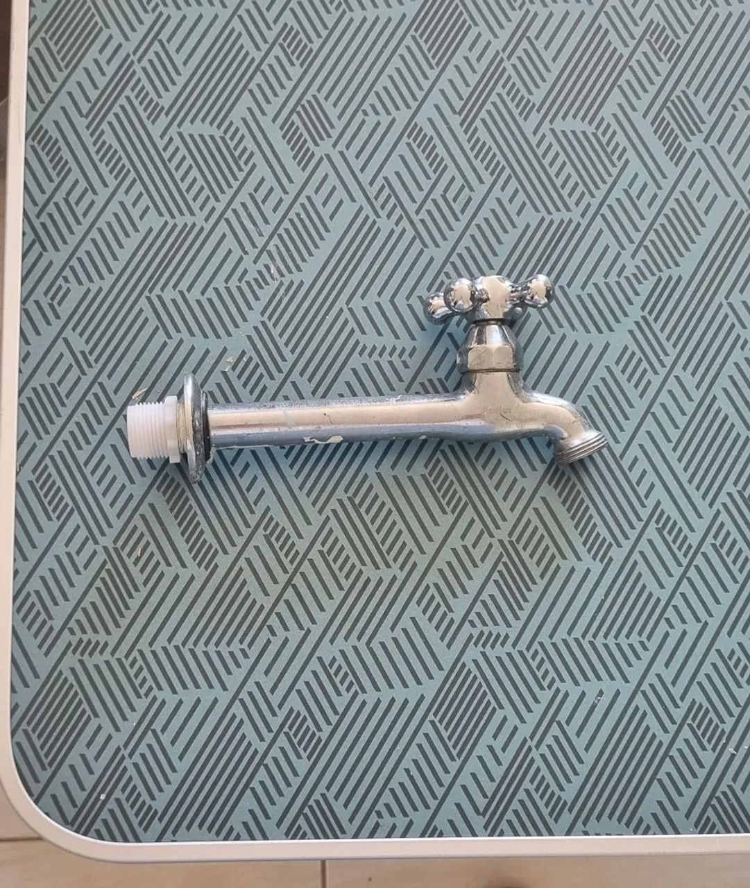 Torneira de Parede Cromada - Foto 2